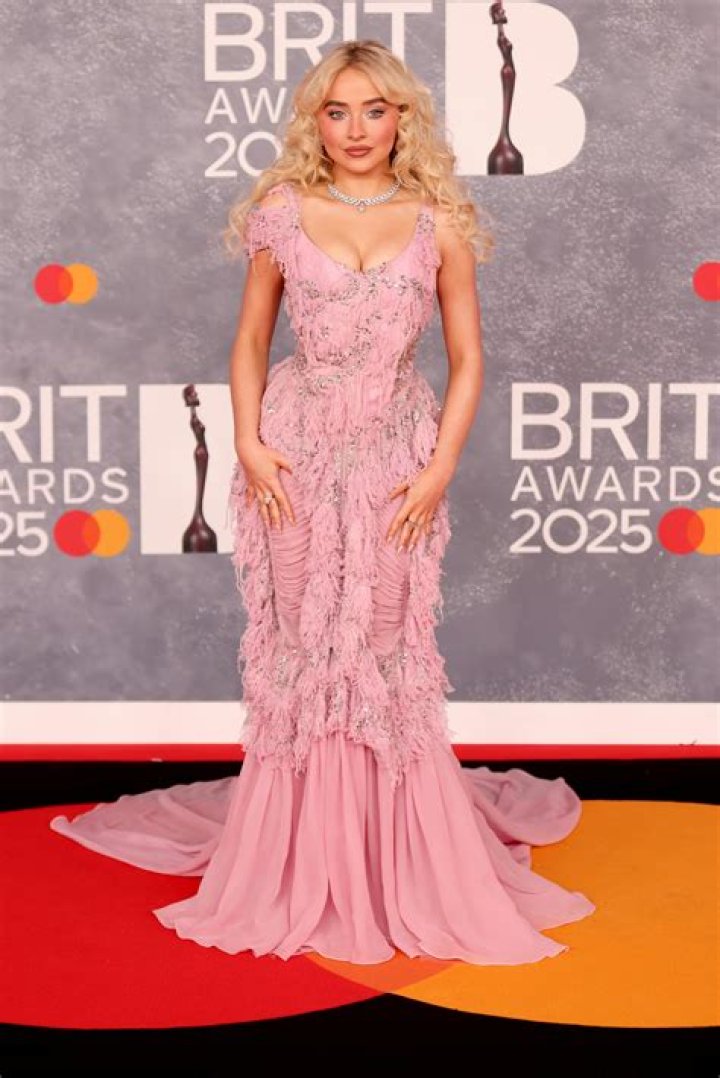 2018 Brits Red Carpet Photos — See The Brit Awards Arrivals