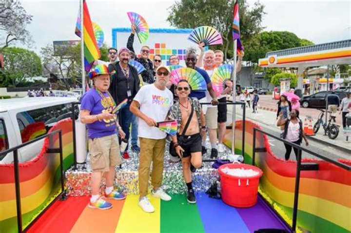 2019 Los Angeles Pride – Pics Of The Parade & More – Hollywood Life
