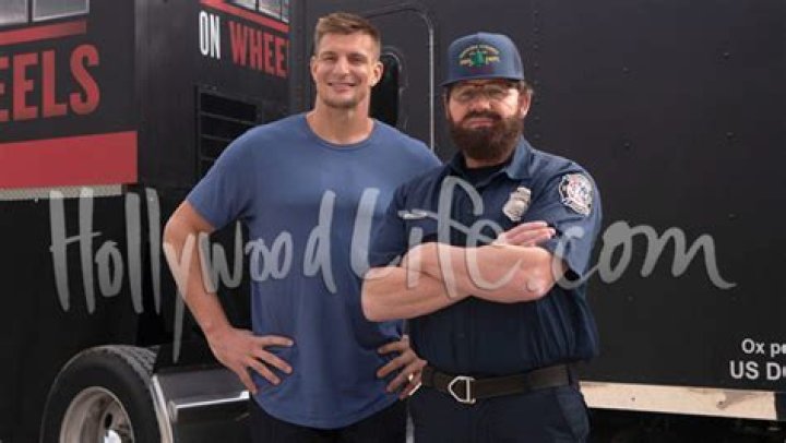 Rob Gronkowski & More – Hollywood Life
