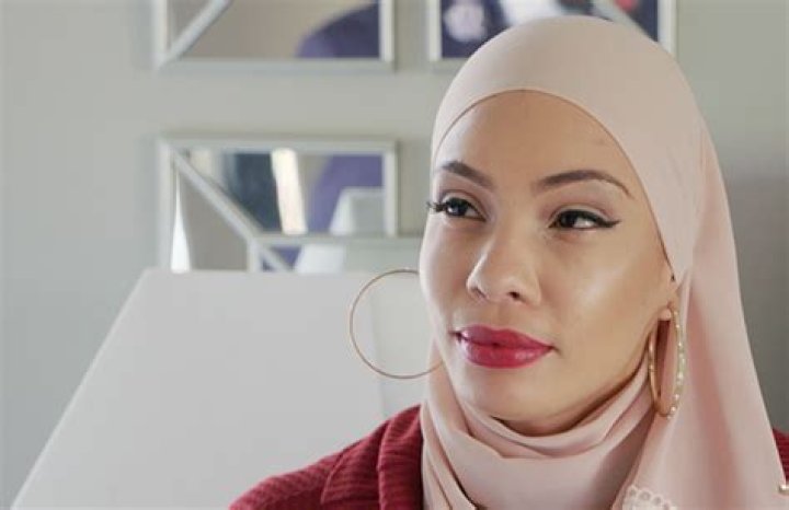 Shaaeda Gets Her Work Permit – Hollywood Life