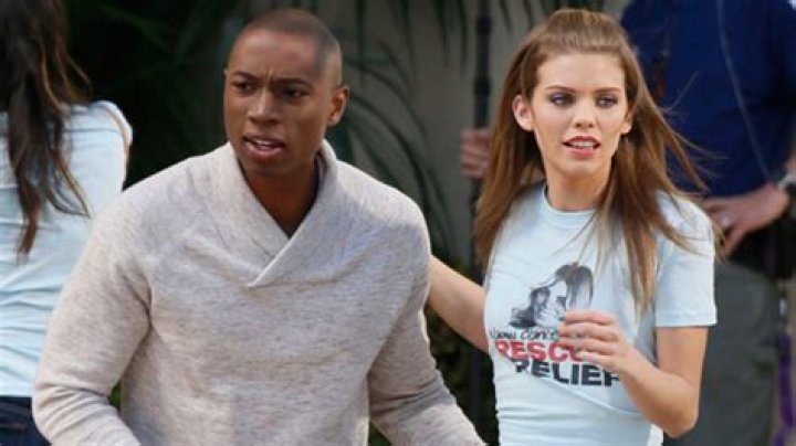 Naomi’s New Boyfriend Jordan — Season 4 Finale – Hollywood Life