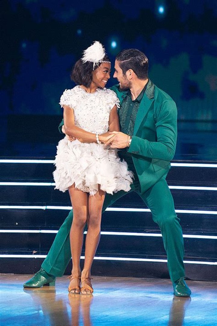 ‘DWTS’ Pro Alan Bersten Reveals You’ll See A ‘Different Side’ Of Skai Jackson In Week 4