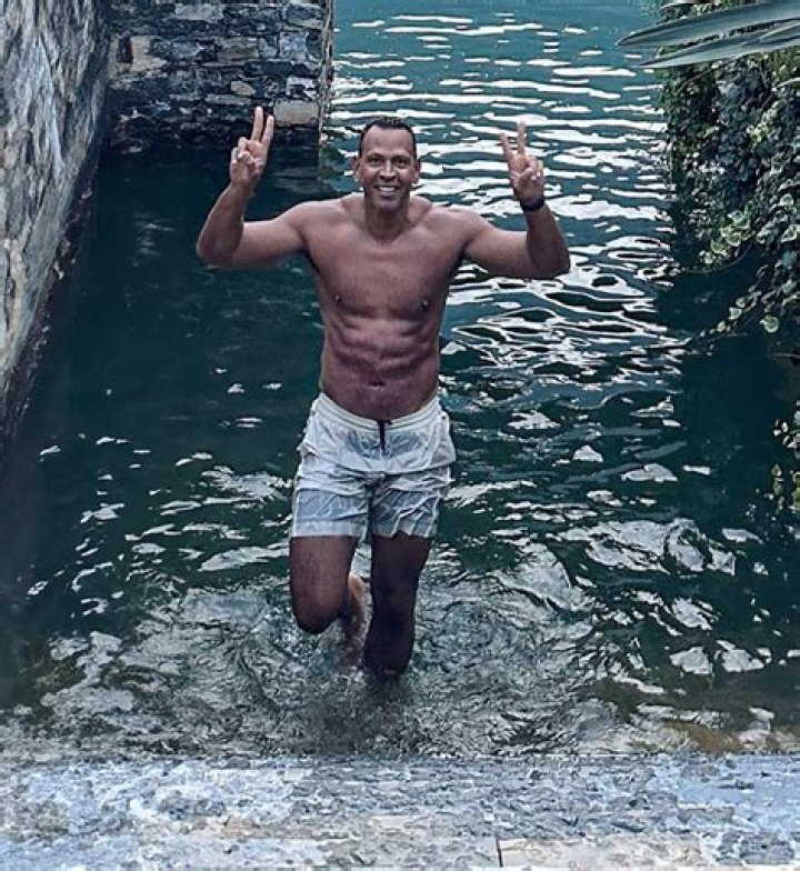 Alex Rodriguez Goes Shirtless On A Boat & Jokes He’s ‘Fallen’ After Ben Affleck & J.Lo’s Latest Date — See Pic