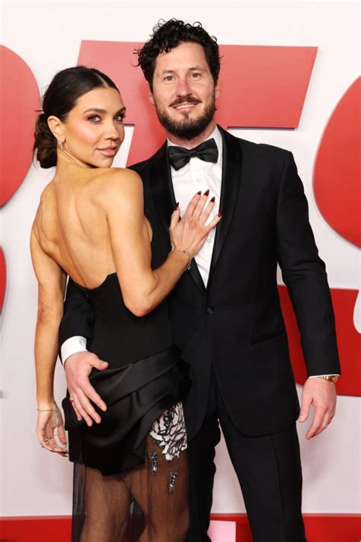 Amber Rose & Val Chmerkovskiy Romance — ‘Can’t Keep Hands Off Each Other’ – Hollywood Life