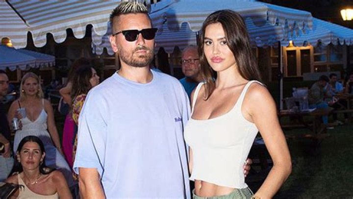 Amelia Hamlin Reflects On 2021 3 Months After Scott Disick Split: I ‘Lost My Sense Of Self’