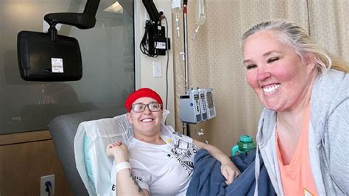 Anna ‘Chickadee’ Cardwell Shocks Everyone At Mama June’s Bridal Shower – Hollywood Life