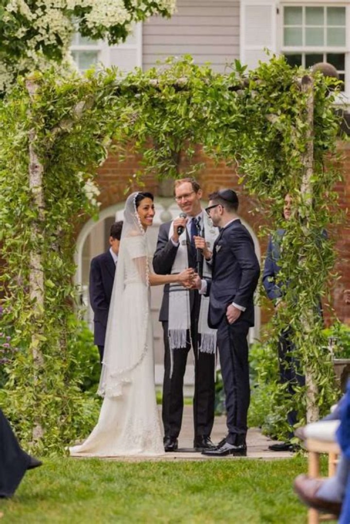 Anthony Weiner Allegedly Called Marriage To Huma Abedin ‘Busted’ While Sexting