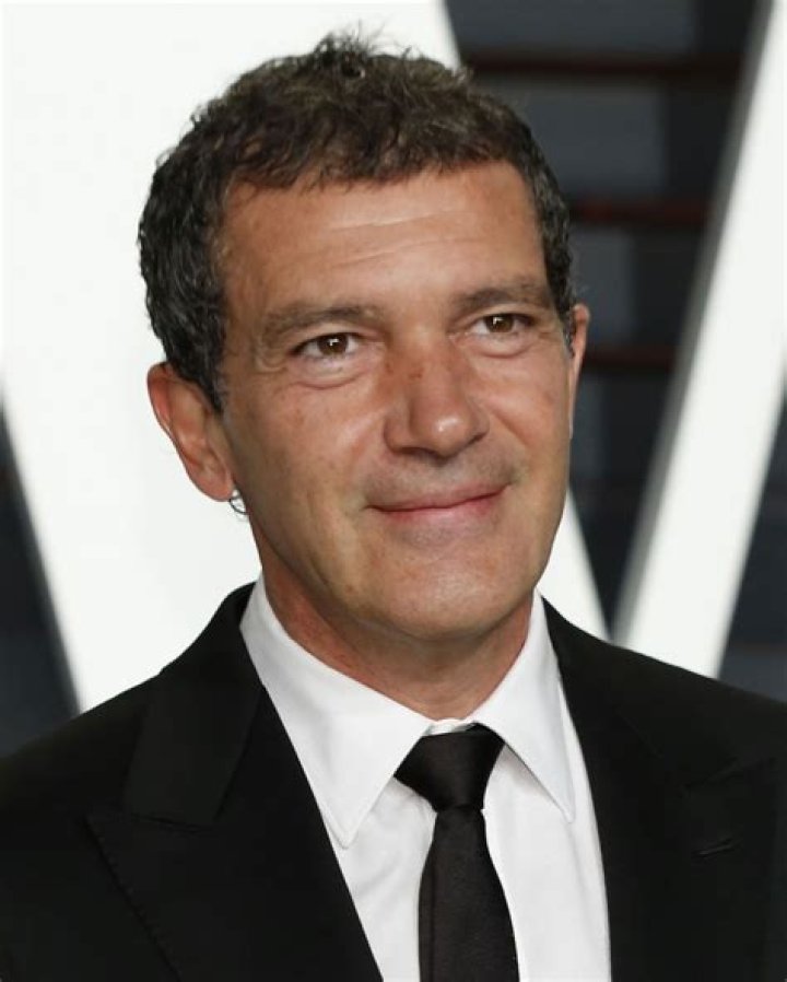 Antonio Banderas Celebrity Profile – Hollywood Life