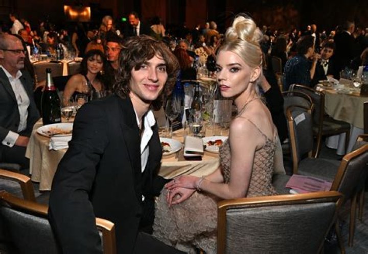 They Secretly Tie The Knot – Hollywood Life