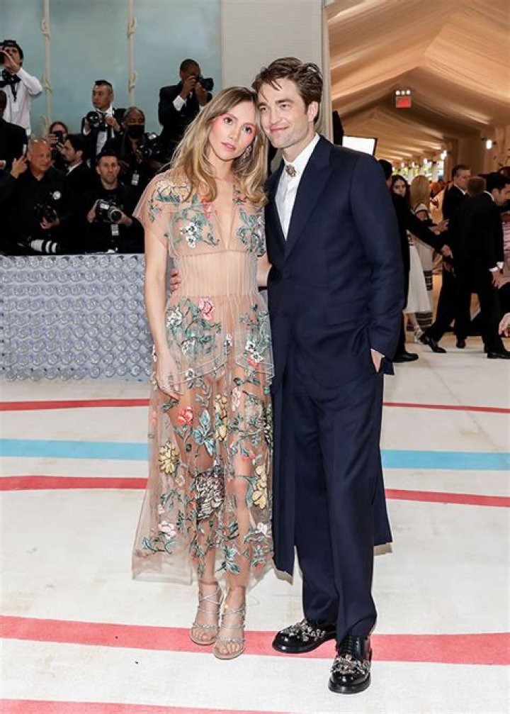 Are Robert Pattinson and Suki Waterhouse Getting Married? – Hollywood Life