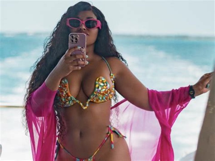 Ashanti Rocks Green Bikini While In Mexico — Pics – Hollywood Life