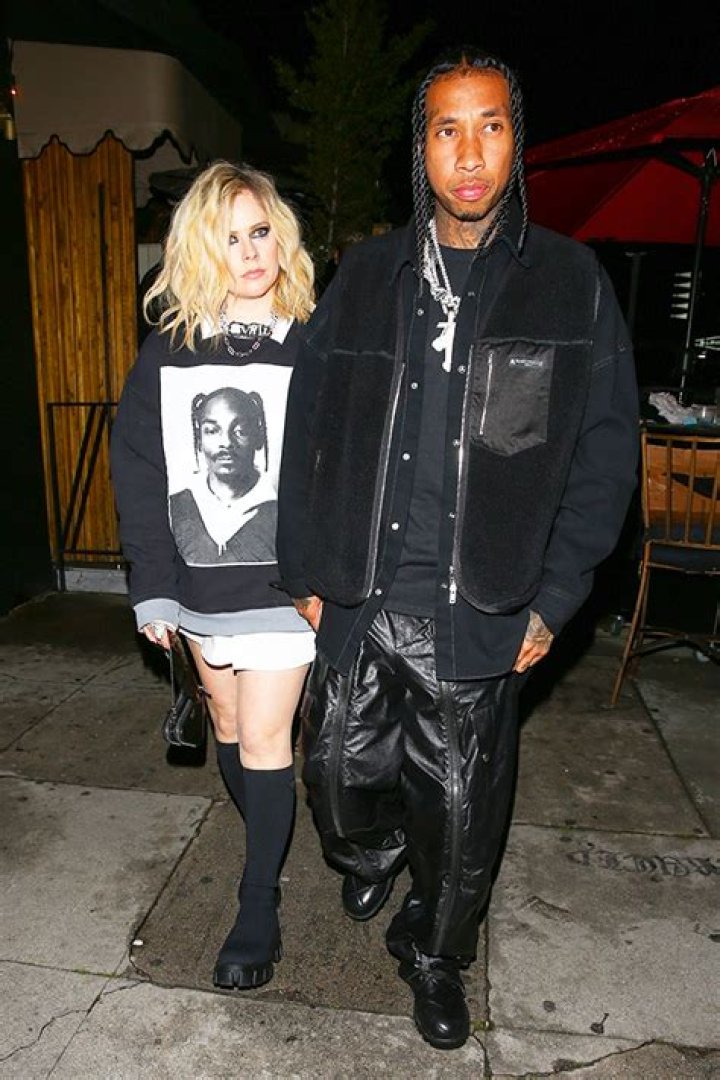 Avril Lavigne & Tyga Hold Hands At Kyrie Irving’s Birthday Party – Hollywood Life