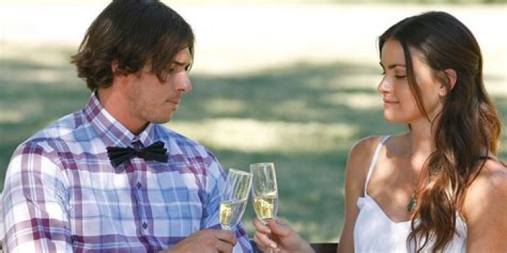 One Of His Girls Collapses During Rose Ceremony – Hollywood Life