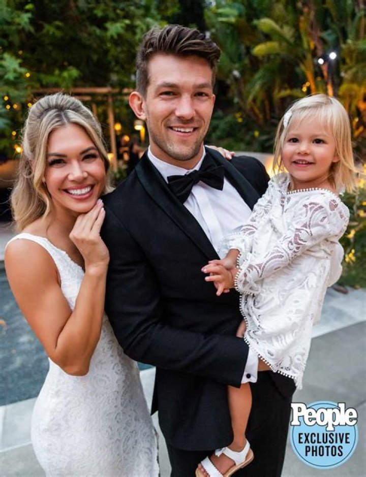 ‘Bachelor In Paradise’ Star Krystal Nielson Is Pregnant & Expecting 1st Child With Boyfriend Miles Bowles