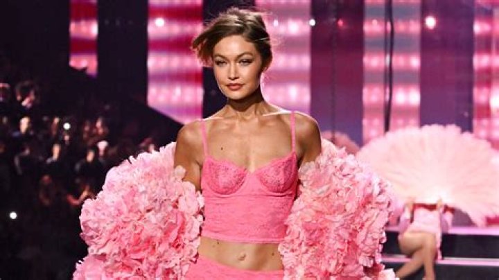 Bella Hadid’s Weight Loss — Her Victoria’s Secret Fashion Show Diet & Workout – Hollywood Life