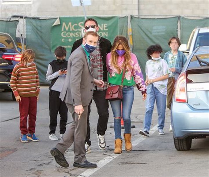 Ben Affleck Is ‘Happier’ & ‘Life Is Better’ Around His Kids – Hollywood Life