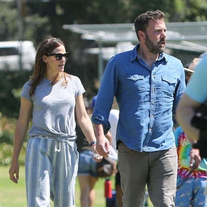 Jennifer Garner Upset Over Ben Affleck & Jennifer Lopez’s Relationship – Hollywood Life