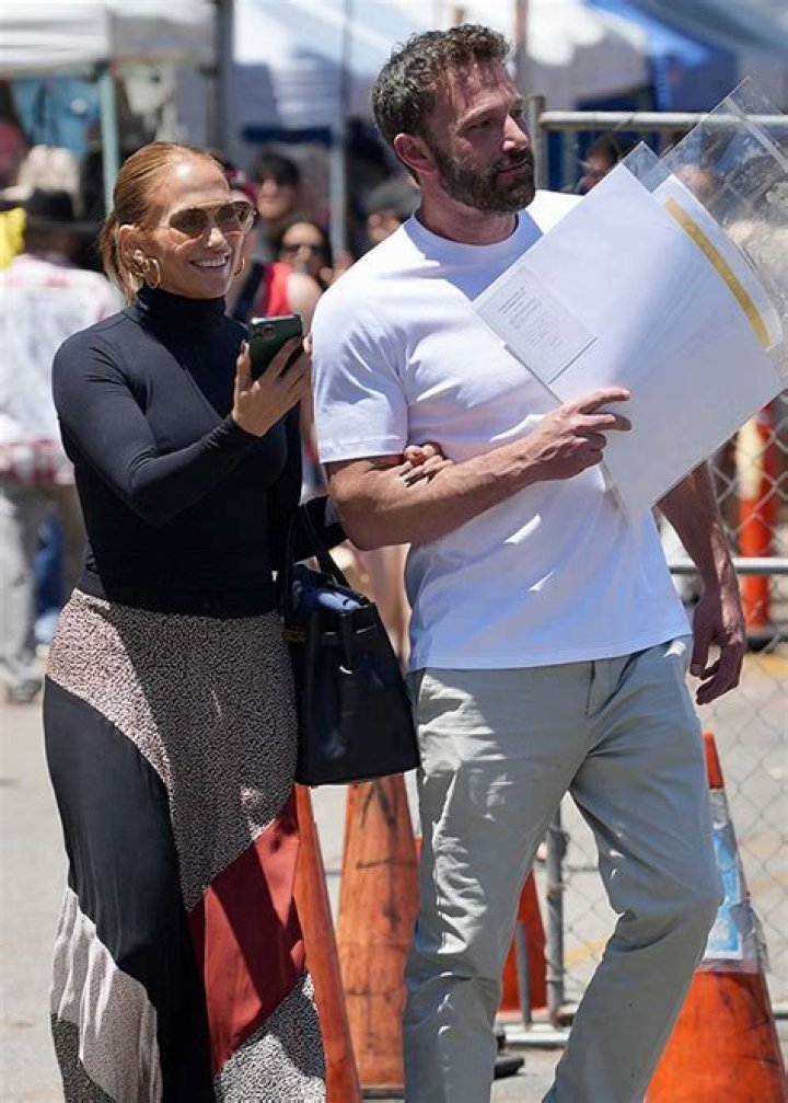 Ben Affleck & Jennifer Lopez Link Arms Heading To Melrose Trading Post: Photos