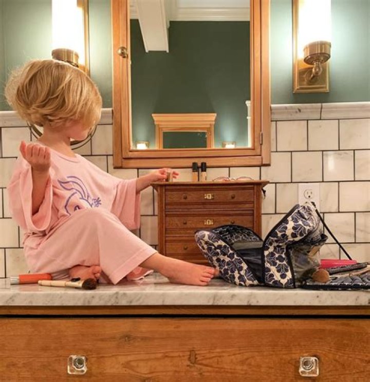 Meet The HGTV Star’s 2 Daughters – Hollywood Life