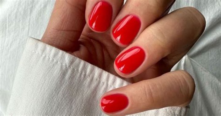 The Best Red Nail Polish To Wear For Valentine’s Day This Year – Hollywood Life