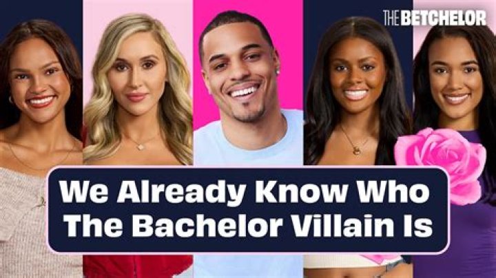 Betchelor Podcast Live Show & Bachelor Viewing Party — Pics – Hollywood Life