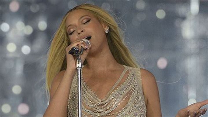 Beyonce’s Mesh Chain Tiffany Dress On Renaissance Tour: Photos – Hollywood Life