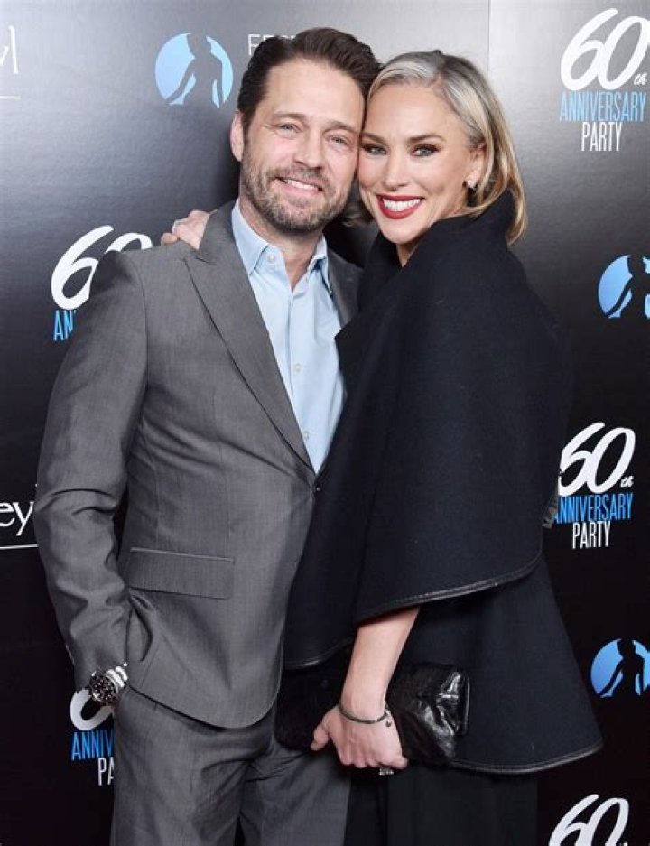 Jason Priestley Learns His Pregnant Wife’s Having An Affair – Hollywood Life