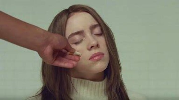 Billie Eilish Gets Burned With Cigarettes In New Music Video ‘Xanny’ – Hollywood Life