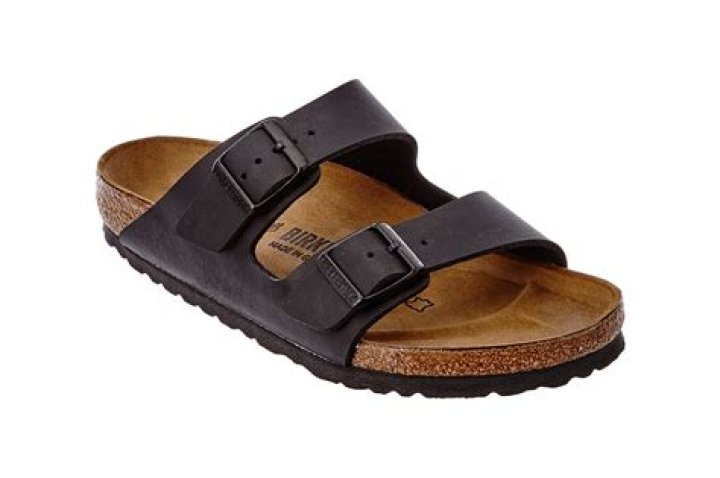 You Can Get This Celebrity-Loved And Beach-Friendly Shoe On Amazon