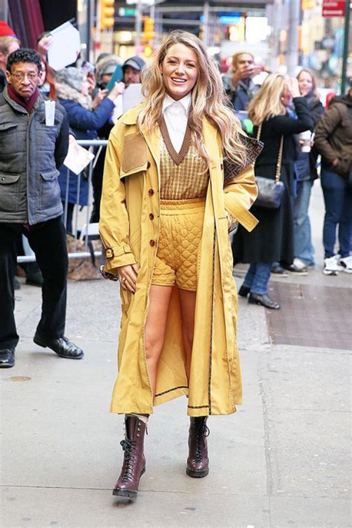 Yellow Outfit On ‘GMA’ – Hollywood Life