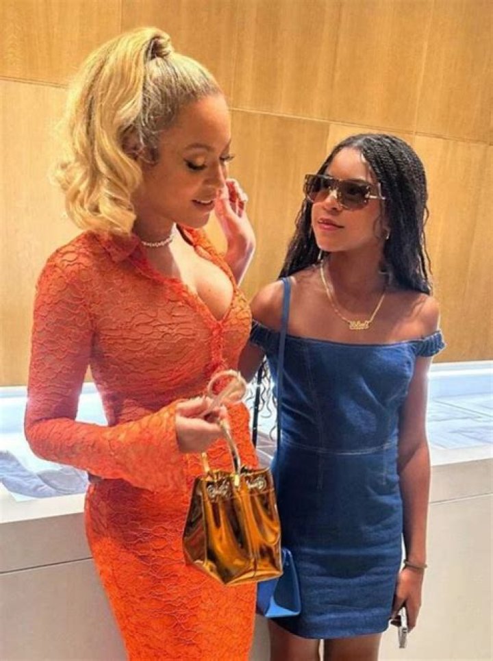 Blue Ivy & Beyonce Match In Silver Outfits On Renaissance Tour – Hollywood Life