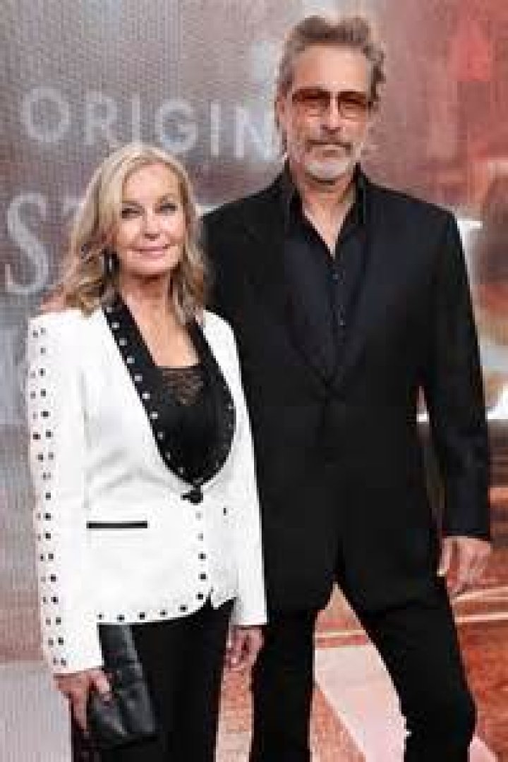 See Her Youthful Look – Hollywood Life