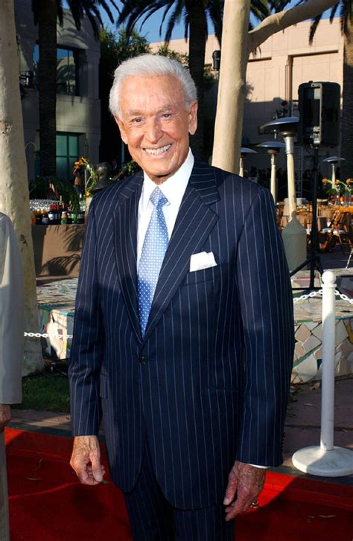 Bob Barker’s Girlfriend Nancy Burnet Mourns Him: Tribute – Hollywood Life