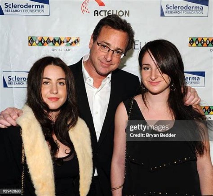 Photos Of The Comic With His 3 Kids & 2 Wives – Hollywood Life