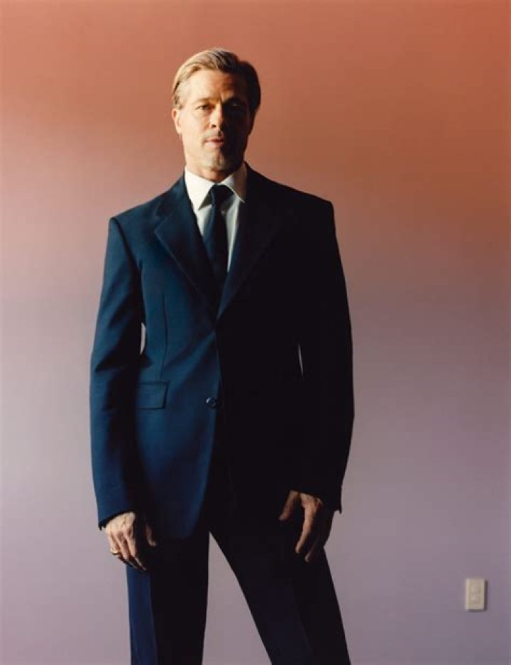 Brad Pitt Recalls Filming His 1st Love Scene For ‘Dallas’ – Hollywood Life