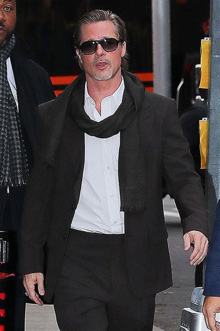 Brad Pitt Rocks Slicked Back Hair & Black Suit for ‘Babylon’ Q & A – Hollywood Life