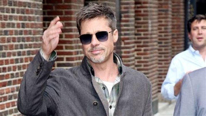 Brad Pitt Uses His Real Name While Flirting At Coffee Shop  – Hollywood Life