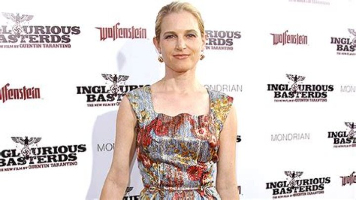 Bridget Fonda Makes Rare Appearance in Los Angeles: Photos – Hollywood Life