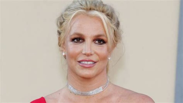 Britney Spears Shakes Her Hips In Sexy Red Mini Dress: Video – Hollywood Life