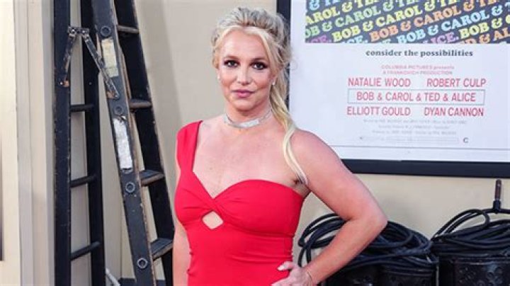 Britney Spears Twerks In Baby Pink Dress For Sexy New Video