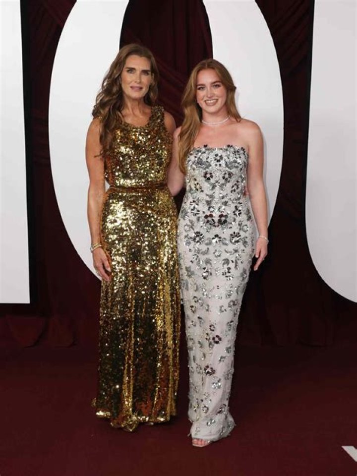 Brooke Shields’ Daughter Rowan, 18, Stuns In Her Mom’s Red 1998 Golden Globes Dress For Prom