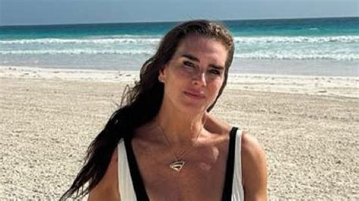 Brooke Shields In White Bikini InTurks & Caicos: Photos – Hollywood Life
