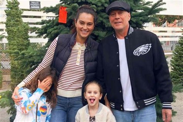 Bruce Willis & Emma Heming’s 2 Kids Look So Grown Up On Holiday Ski Trip — Photos