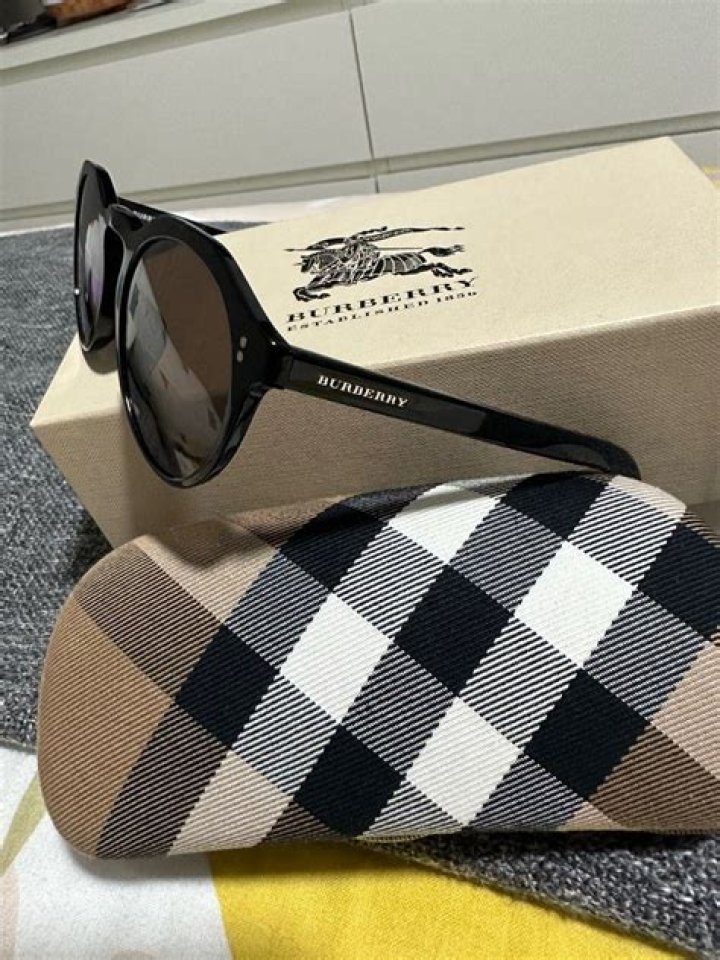 Save 50% On Burberry Sunglasses In This Early Black Friday Sale – Hollywood Life