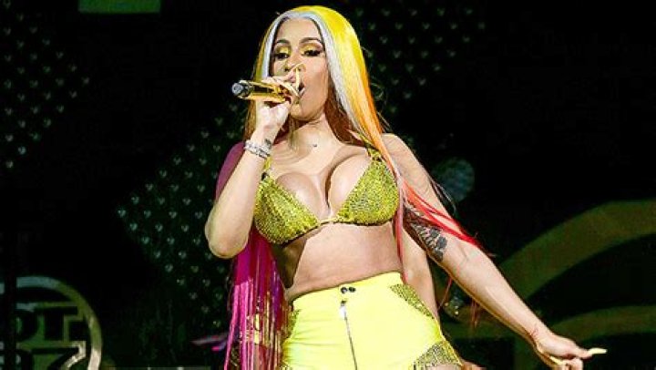 Cardi B’s Jamaican Flag Bikini On Vacation: Video – Hollywood Life
