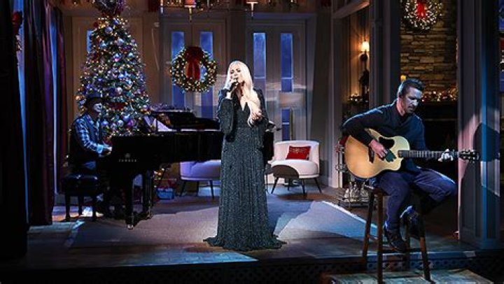 Photos Of Her Dress – Hollywood Life