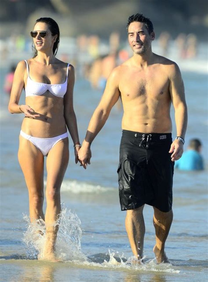 Photos Of Stars Showing Love In The Sand – Hollywood Life