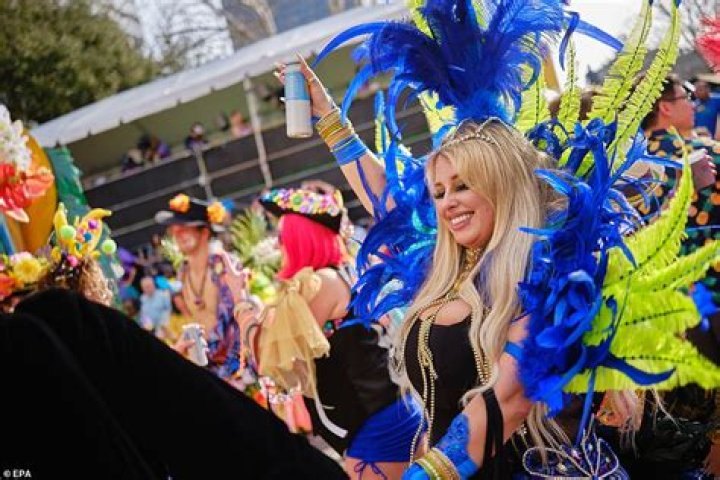 Pics From Fat Tuesday In New Orleans – Hollywood Life