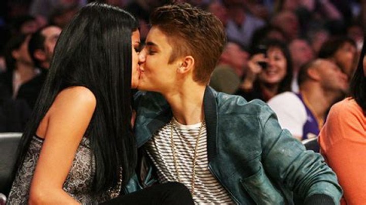 Photos Of Jelena & More Couples Locking Lips – Hollywood Life