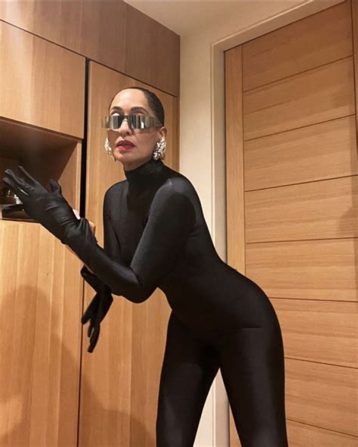 Pics Of Kylie Jenner & More In The Outfit – Hollywood Life